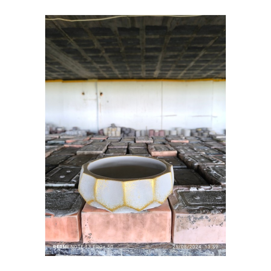 Geometrik dizayn Gold gri beton saksı