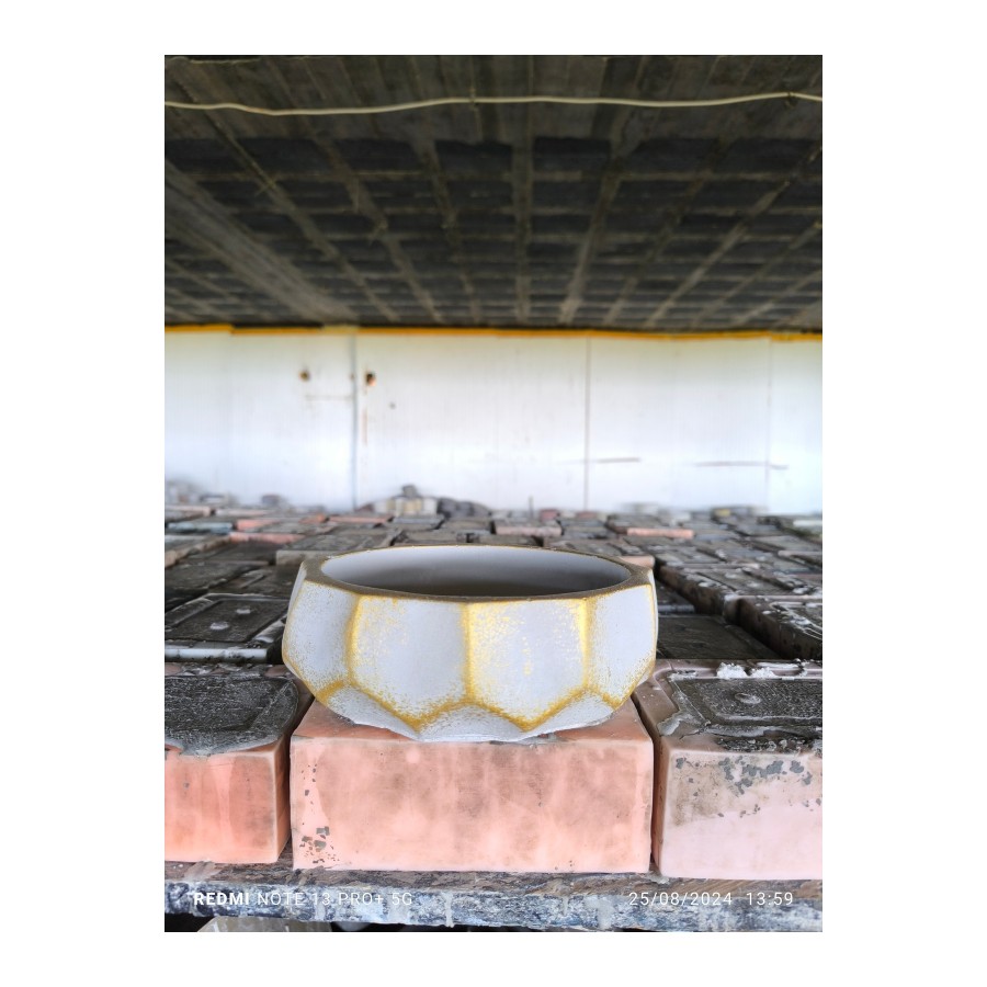 Geometrik dizayn Gold gri beton saksı